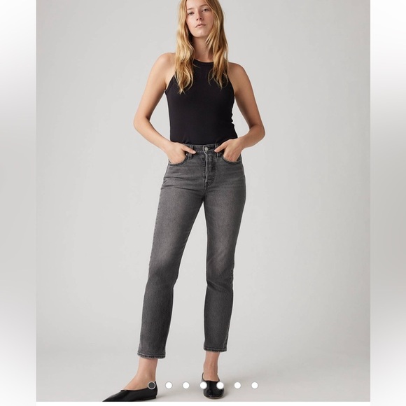 Levi's Black Wedgie Straight Jeans Classic Style size 27x28. NWT! - Picture 1 of 15